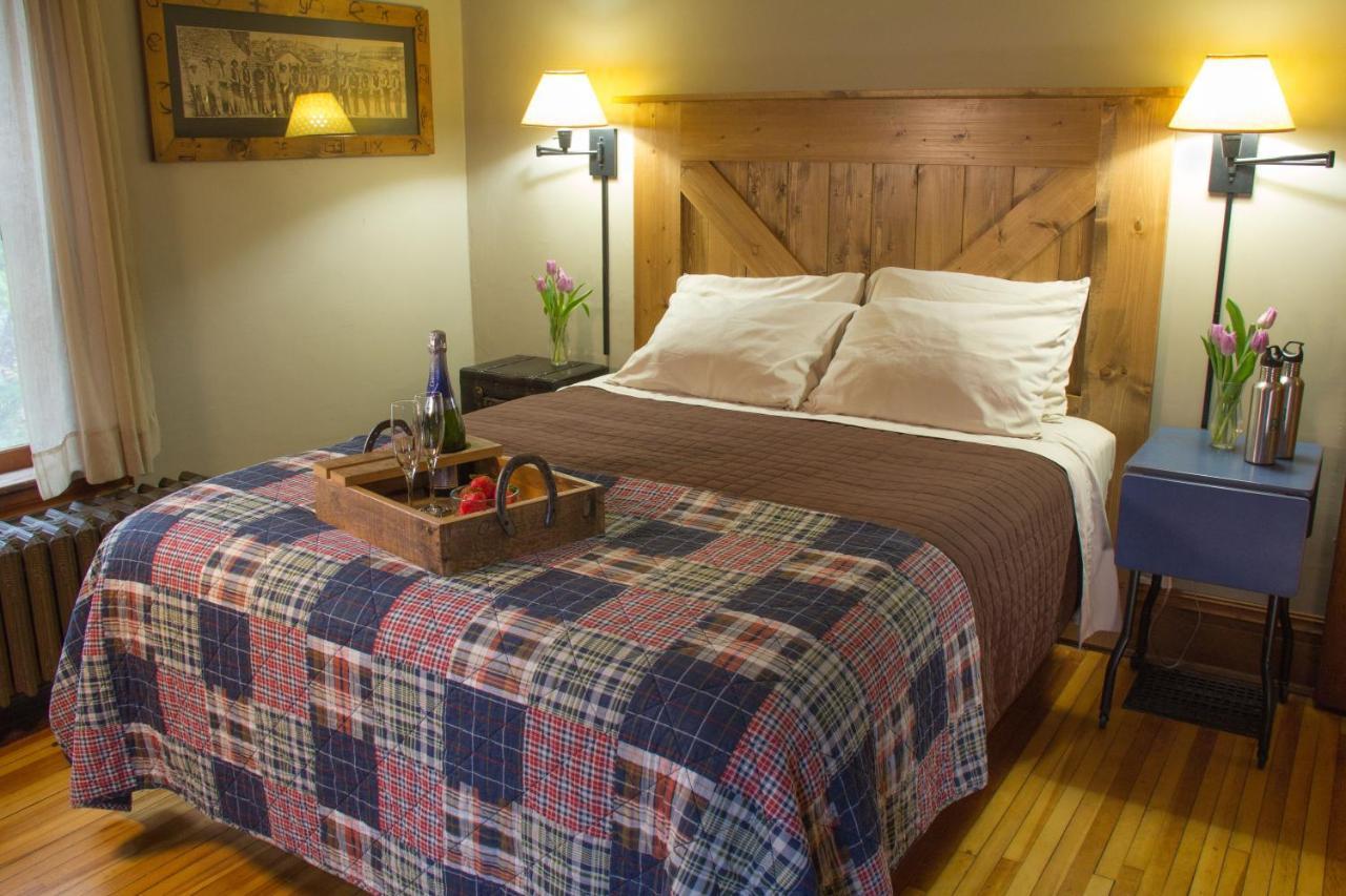 Pinehurst Inn Bed & Breakfast Бейфилд Экстерьер фото